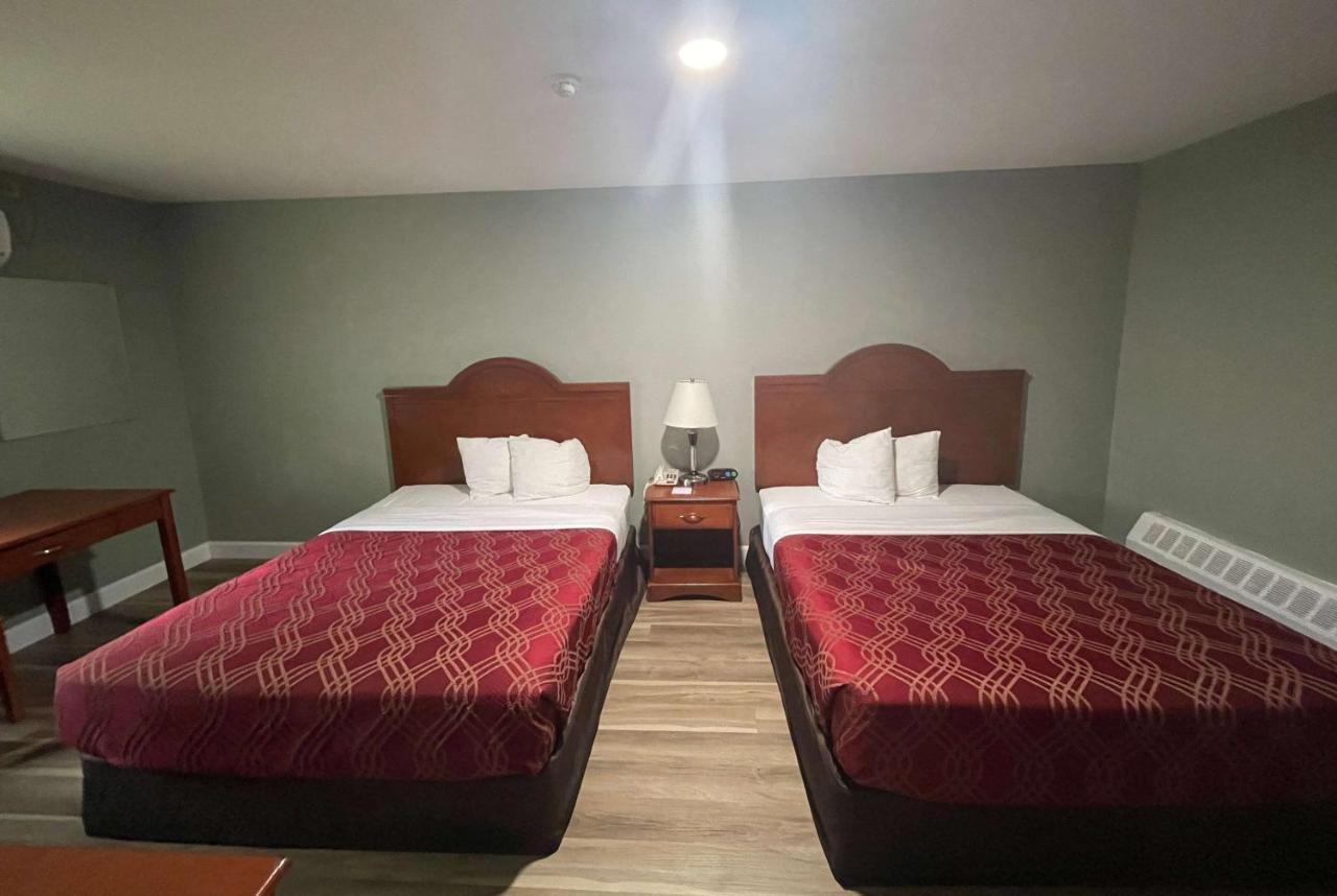 伊克诺拉奇套房旅馆 彭布罗克 外观 照片